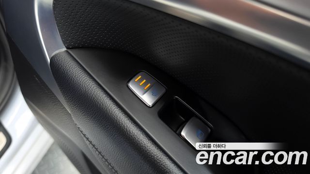 Genesis G70 2.0T Supreme 2018 — фото 29
