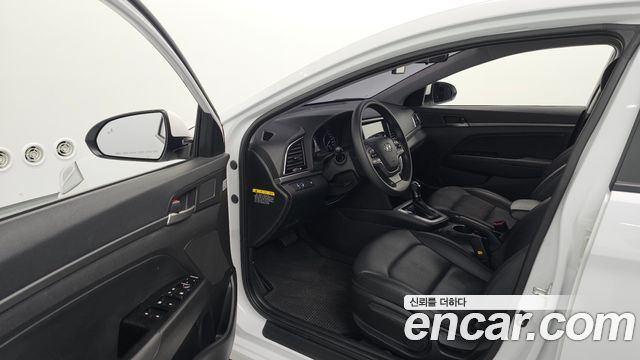 Hyundai Avante (AD) 1.6 GDI Value Plus 2018 — фото 10