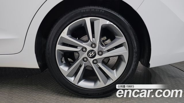 Hyundai Avante (AD) 1.6 GDI Value Plus 2018 — фото 21
