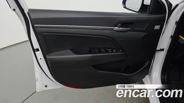 Hyundai Avante (AD) 1.6 GDI Value Plus 2018 — фото 24