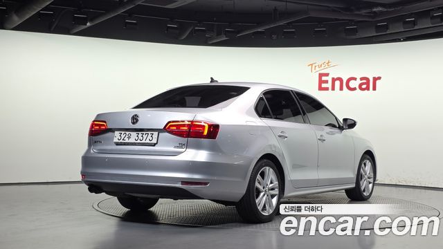 Volkswagen Jetta 2.0 TDI BlueMotion Premium 6th 2015 — фото 2