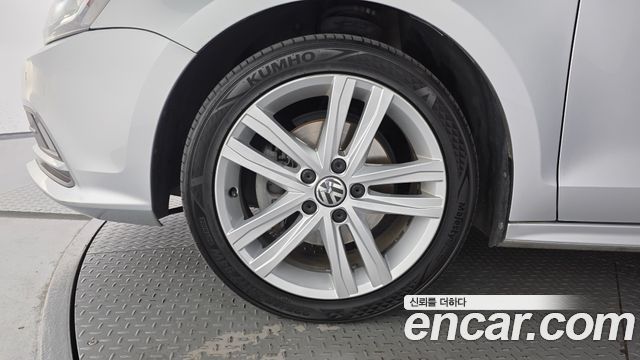 Volkswagen Jetta 2.0 TDI BlueMotion Premium 6th 2015 — фото 5