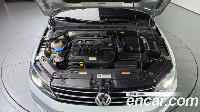 Volkswagen Jetta 2.0 TDI BlueMotion Premium 6th 2015 — фото 6