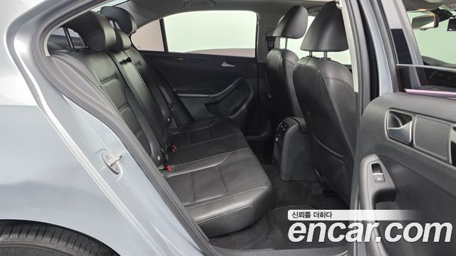 Volkswagen Jetta 2.0 TDI BlueMotion Premium 6th 2015 — фото 16