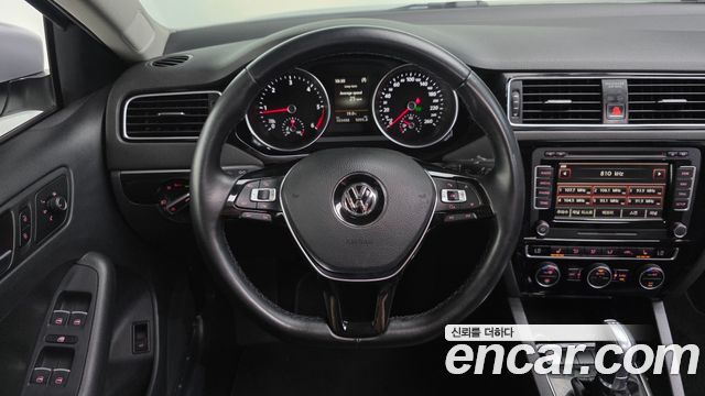 Volkswagen Jetta 2.0 TDI BlueMotion Premium 6th 2015 — фото 17