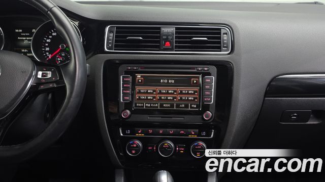Volkswagen Jetta 2.0 TDI BlueMotion Premium 6th 2015 — фото 18