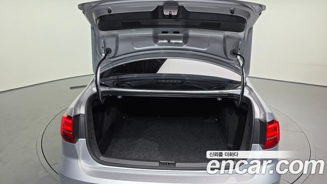 Volkswagen Jetta 2.0 TDI BlueMotion Premium 6th 2015 — фото 24