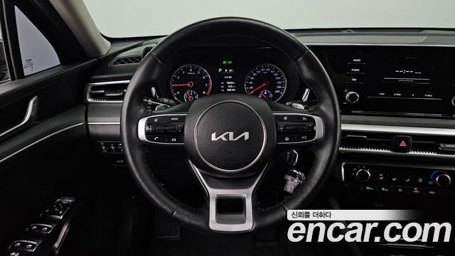 Kia K5 (III) 2.0 Trendy 2023 — фото 13