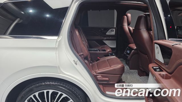 Lincoln Aviator (II) 3.0 Black Label AWD 2023 — фото 11