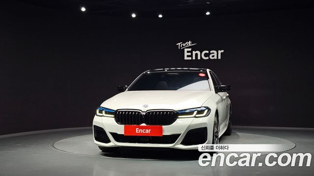 BMW 5 Series (G30) M550i xDrive 2023 — фото 3