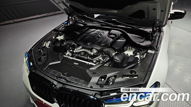 BMW 5 Series (G30) M550i xDrive 2023 — фото 6