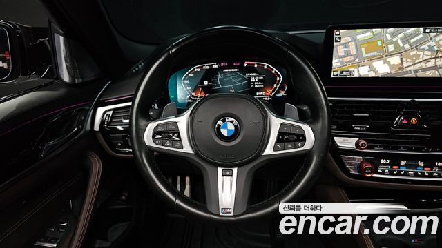 BMW 5 Series (G30) M550i xDrive 2023 — фото 13