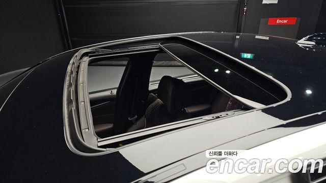 BMW 5 Series (G30) M550i xDrive 2023 — фото 19