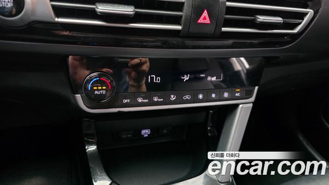 Kia Seltos Gasoline 1.6 Turbo 4WD Signature 2021 — фото 17