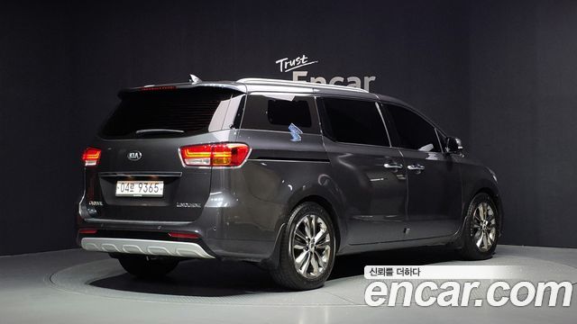 Kia Carnival 7-seater Limousine President 2018 — фото 2