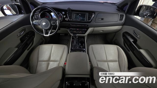 Kia Carnival 7-seater Limousine President 2018 — фото 7