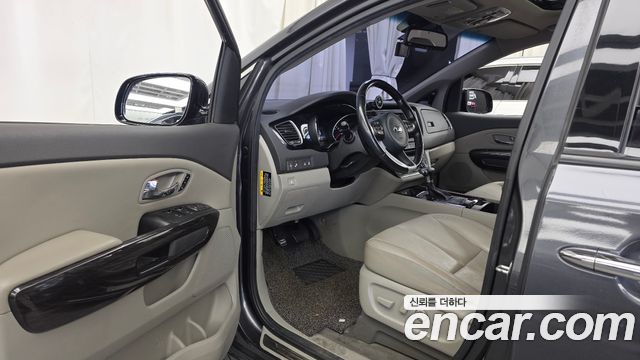 Kia Carnival 7-seater Limousine President 2018 — фото 10