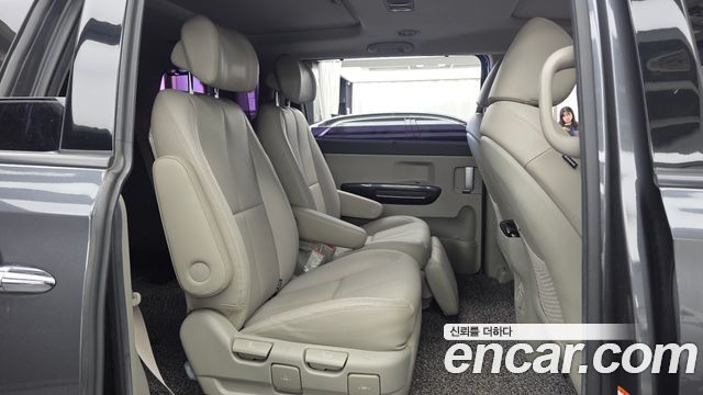 Kia Carnival 7-seater Limousine President 2018 — фото 12