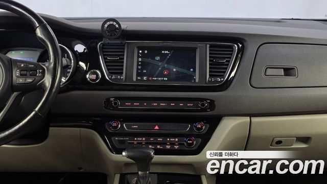 Kia Carnival 7-seater Limousine President 2018 — фото 14