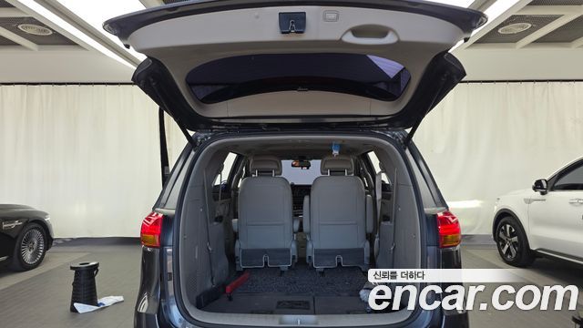 Kia Carnival 7-seater Limousine President 2018 — фото 20