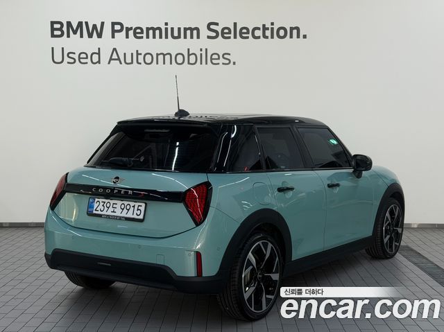 MINI Cooper S (IV) 5 Door Favoured 2026 — фото 4