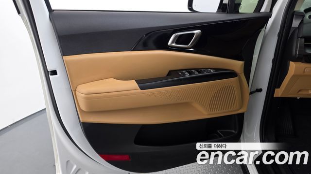 Kia Carnival (IV) Gasoline 9-Seater Prestige 2023 — фото 24