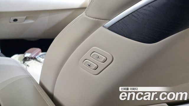 Genesis G90 3.8 AWD Prestige 2019 — фото 17