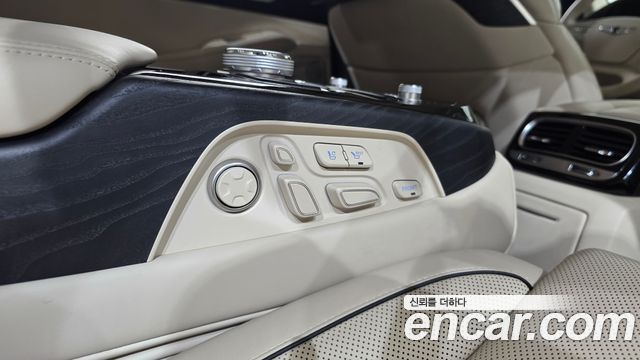 Genesis G90 3.8 AWD Prestige 2019 — фото 29