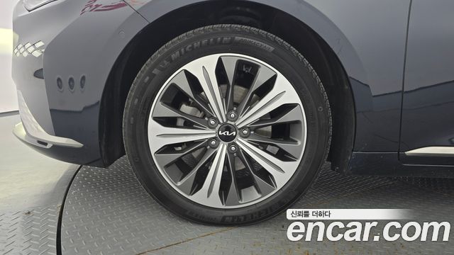 Kia K8 Hybrid Signature 2022 — фото 5