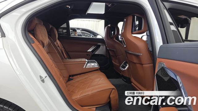 BMW 7 Series (G70) 740i xDrive M Sport 2025 — фото 12