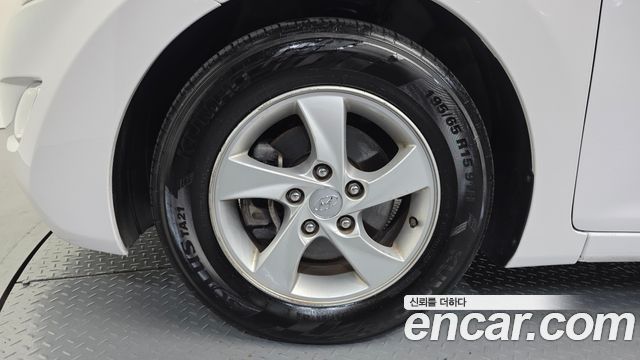 Hyundai Avante (MD) LPI M16 Style 2014 — фото 5