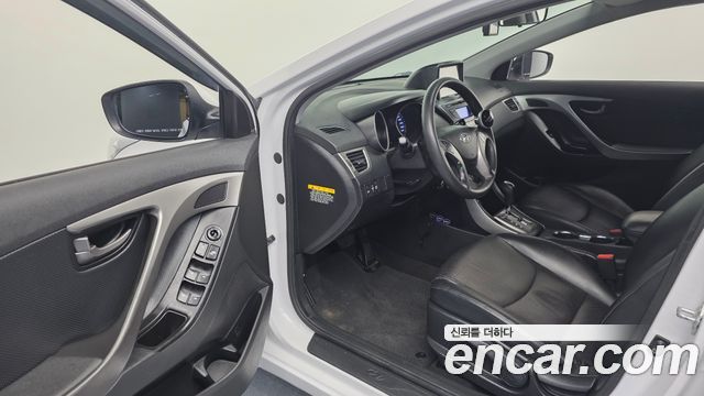 Hyundai Avante (MD) LPI M16 Style 2014 — фото 10