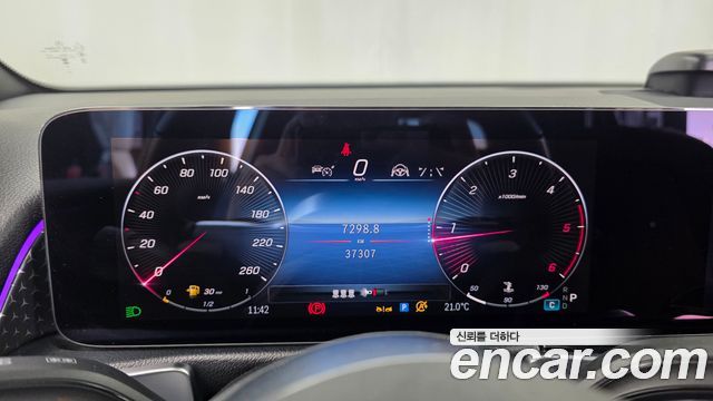 Mercedes-Benz GLB-Class (X247) GLB200 d 2024 — фото 8