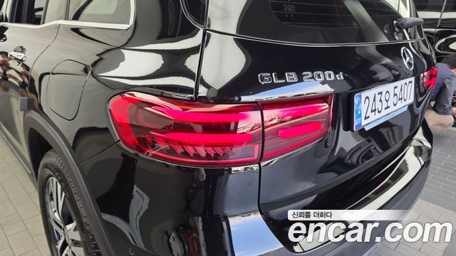 Mercedes-Benz GLB-Class (X247) GLB200 d 2024 — фото 29