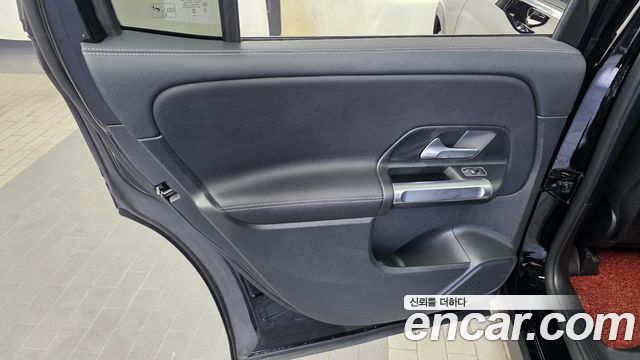 Mercedes-Benz GLB-Class (X247) GLB200 d 2024 — фото 31
