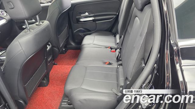 Mercedes-Benz GLB-Class (X247) GLB200 d 2024 — фото 32