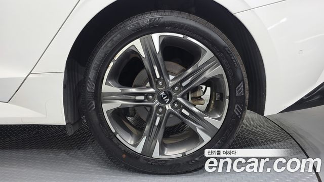Kia K5 (III) 2.0 Signature 2020 — фото 27