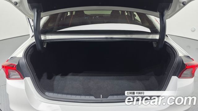 Kia K5 (III) 2.0 Signature 2020 — фото 38