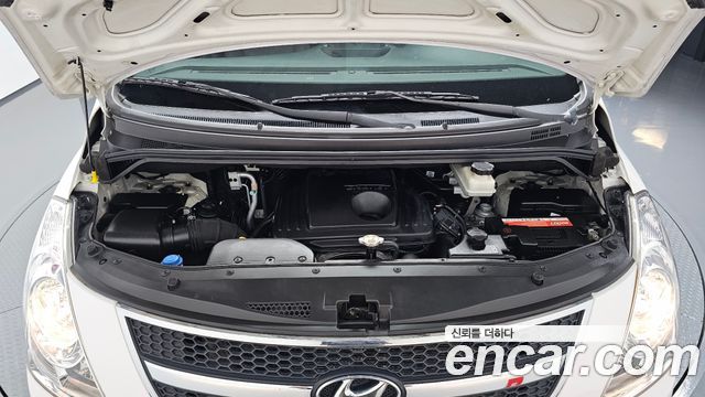 Hyundai Grand Starex 12-Seater Wagon CVX Deluxe 2013 — фото 6