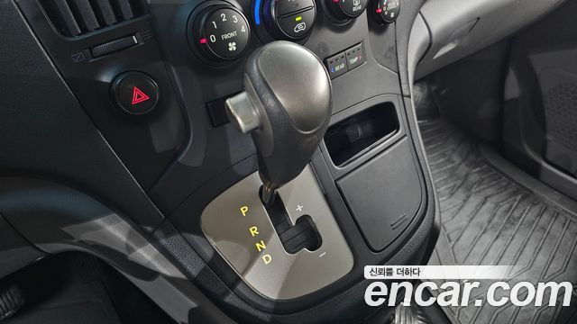 Hyundai Grand Starex 12-Seater Wagon CVX Deluxe 2013 — фото 9