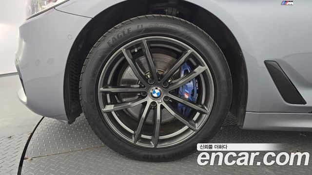 BMW 5 Series (G30) 530i xDrive M Sport Package Plus 2017 — фото 5
