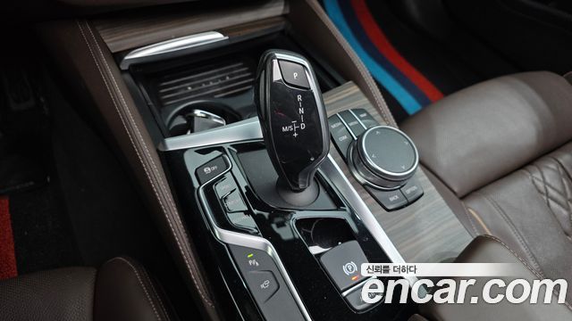 BMW 5 Series (G30) 530i xDrive M Sport Package Plus 2017 — фото 9