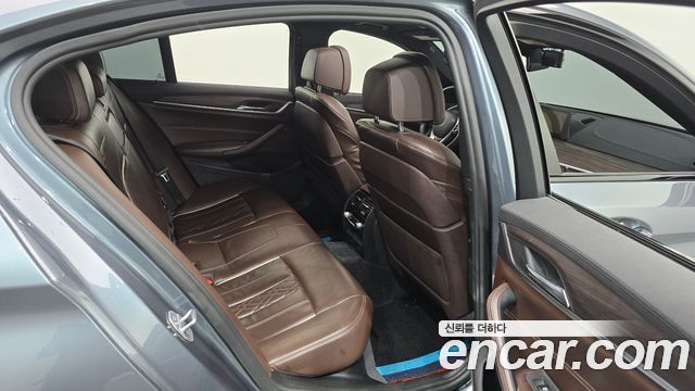 BMW 5 Series (G30) 530i xDrive M Sport Package Plus 2017 — фото 11