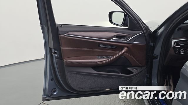 BMW 5 Series (G30) 530i xDrive M Sport Package Plus 2017 — фото 24