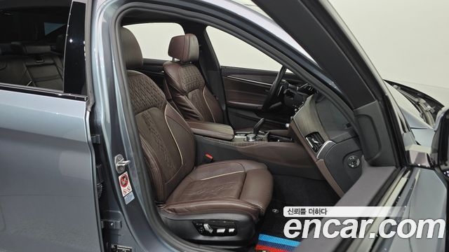 BMW 5 Series (G30) 530i xDrive M Sport Package Plus 2017 — фото 26