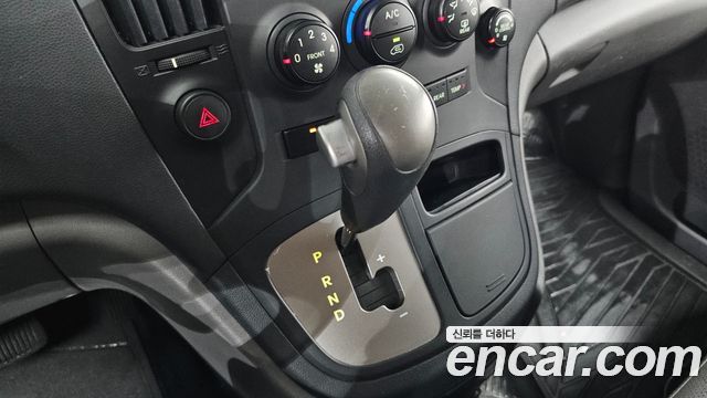 Hyundai Grand Starex 12-Seater Wagon CVX Deluxe 2013 — фото 9