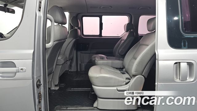Hyundai Grand Starex 12-Seater Wagon CVX Deluxe 2013 — фото 11