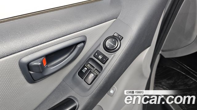 Hyundai Grand Starex 12-Seater Wagon CVX Deluxe 2013 — фото 13