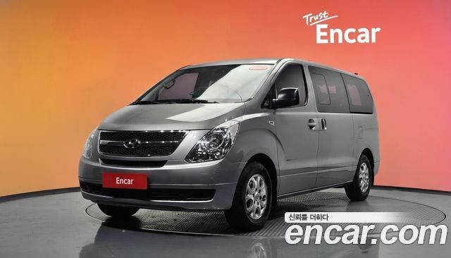 Hyundai Grand Starex 12-Seater Wagon CVX Deluxe