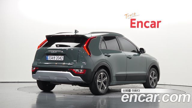 Kia Niro Prestige 2023 — фото 2